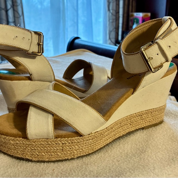 White Mountain “Banjo” 8M Cream Natural Espadrille Wedge Sandals w/Ankle Strap - Picture 2 of 9